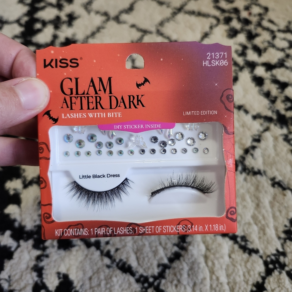 KISS Glam After Dark Lashes with Black and Silver Accents